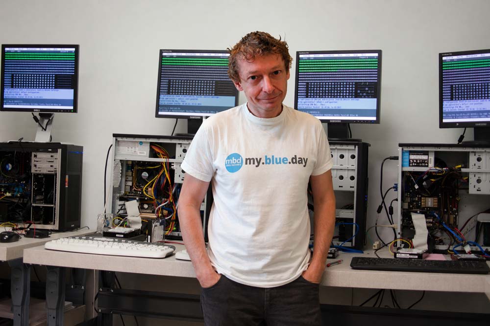 Jakub Jelínek in the MyBlueDay data recovery laboratory working on data recovery